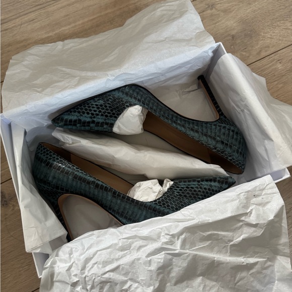 Manolo Blahnik BB 105 Blue/Black Leather Heels - Picture 7 of 9